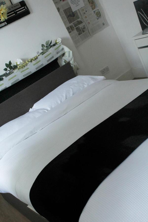 Cozy Rooms Or Apartment In London Townhouse Fast Links To Central Bagian luar foto