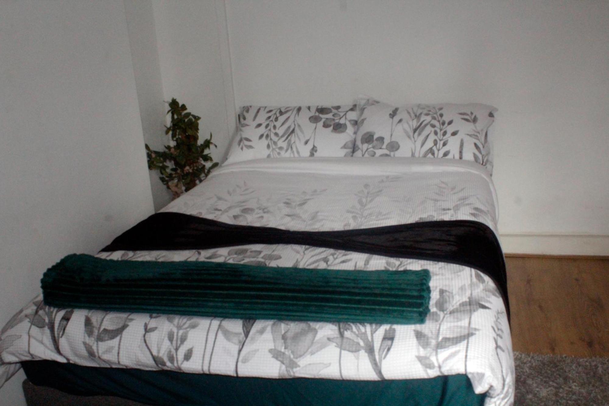 Cozy Rooms Or Apartment In London Townhouse Fast Links To Central Bagian luar foto